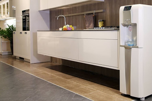Nên mua máy lọc nước nóng lạnh trực tiếp để bảo vệ an toàn sức khỏe cả gia đình